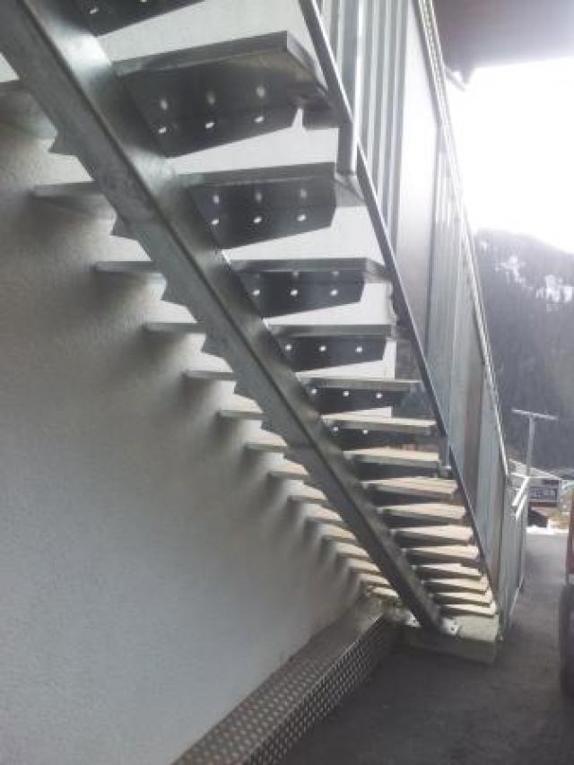 Holmtreppe aus Stahl verzinkt